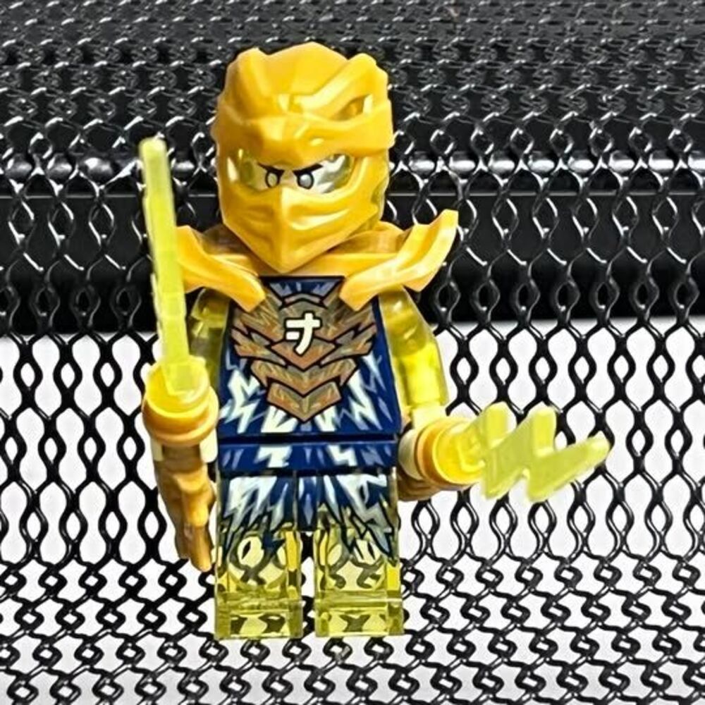 LEGO Ninjago Crystalized Golden Dragon Jay Minifigure